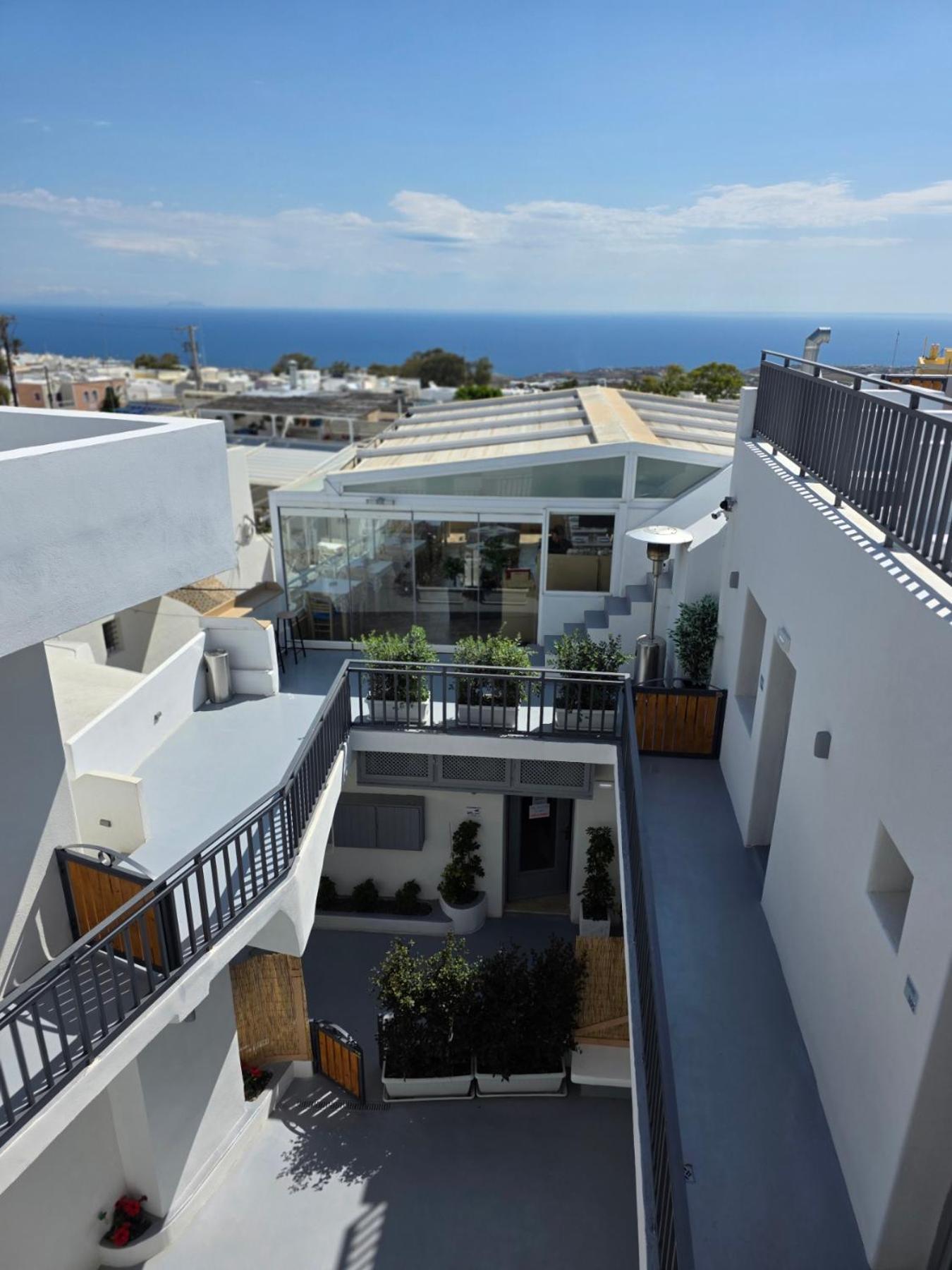 Tataki Family Hotel Fira  Eksteriør bilde